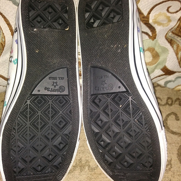 Women's Size 8. Rare Converse Low Tops - Picture 6 of 6
